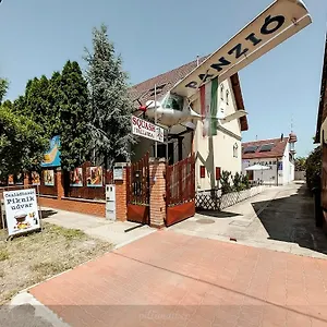  Panzió Pilóta Panzió